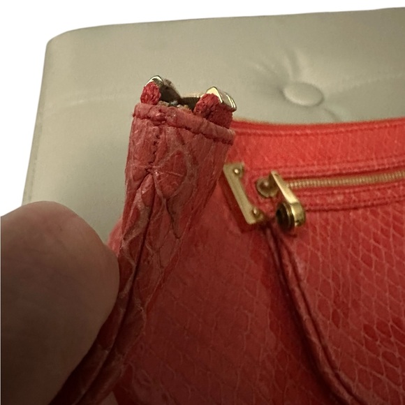 RARE Henri Bendel clutch on a chain with a big Logo in Snake print Orange - Picture 9 of 16
